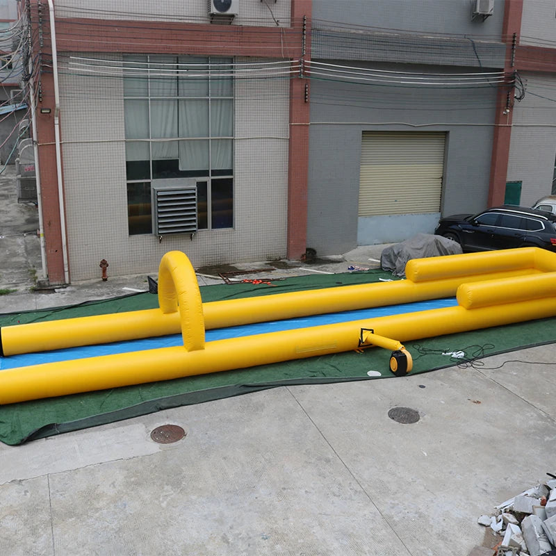 Toboggan aquatique gonflable jaune et bleu