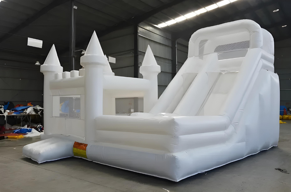 Château gonflable gonflable avec toboggan de jeux sportifs