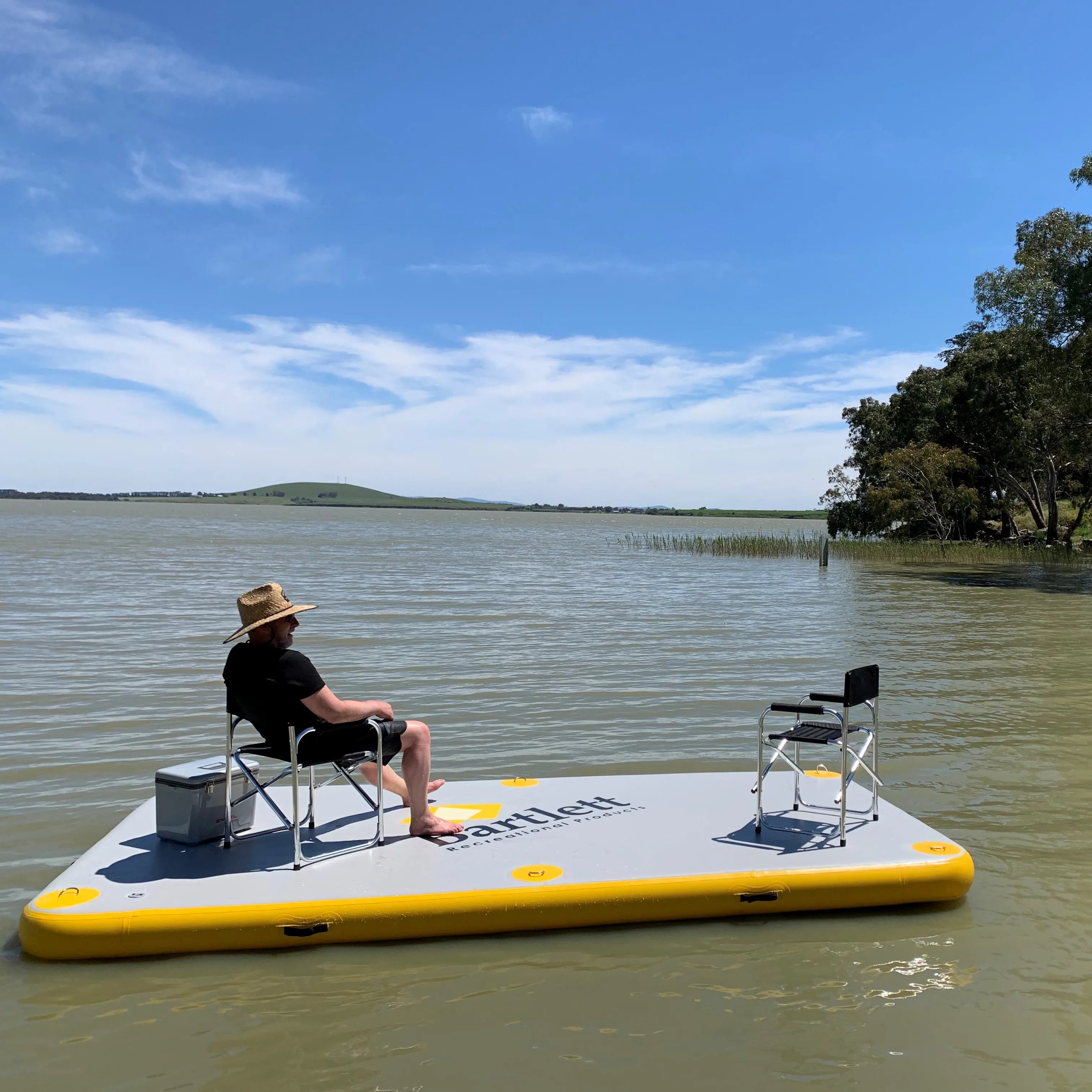 Customizable Inflatable Floating Pool Platform