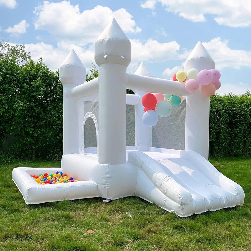 Casa de rebote inflable blanca de 9 pies para bodas con tobogán