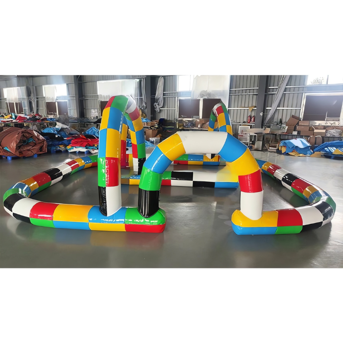 Circuit de voitures tamponneuses gonflables pour enfants