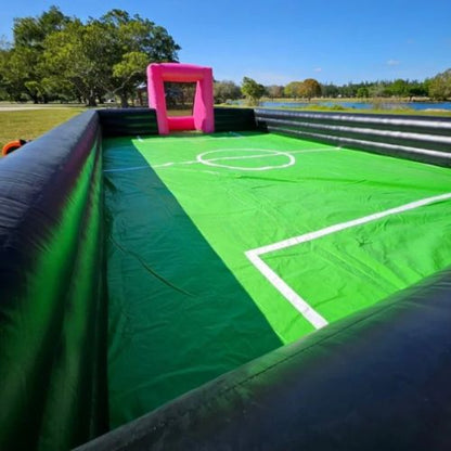 Aufblasbare rosa-schwarze Fußballplatzarena