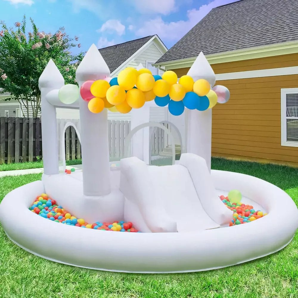 Castillo inflable blanco para niños con tobogán
